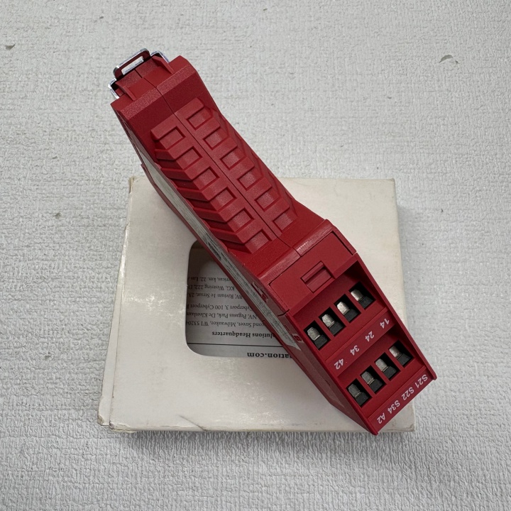Allen-Bradley 440R-N23124 MSR127T Safety relay - Image 4