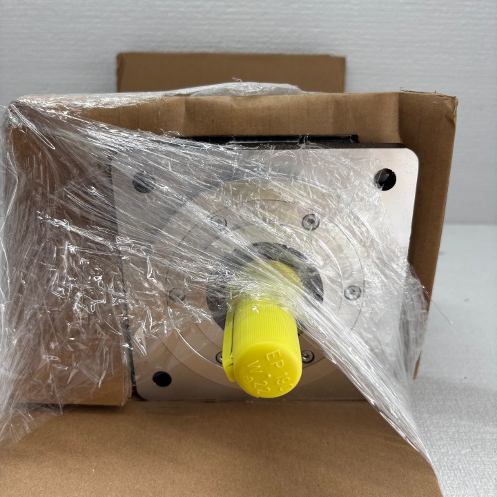Schneider BCH2MM1523CA6C Servo motor - Image 4