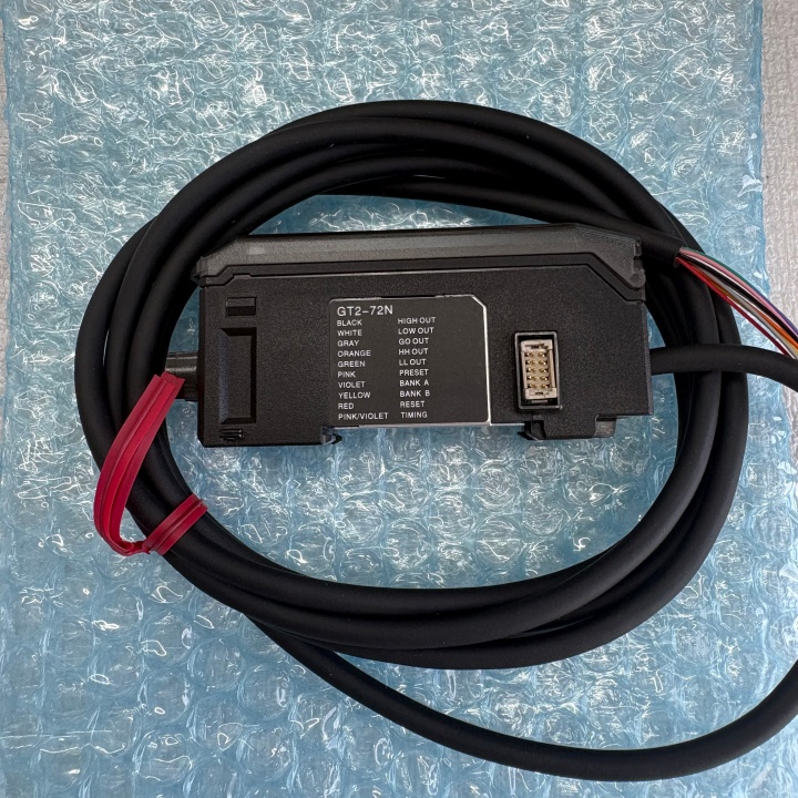 Keyence GT2-72N Laser Sensor - Image 2