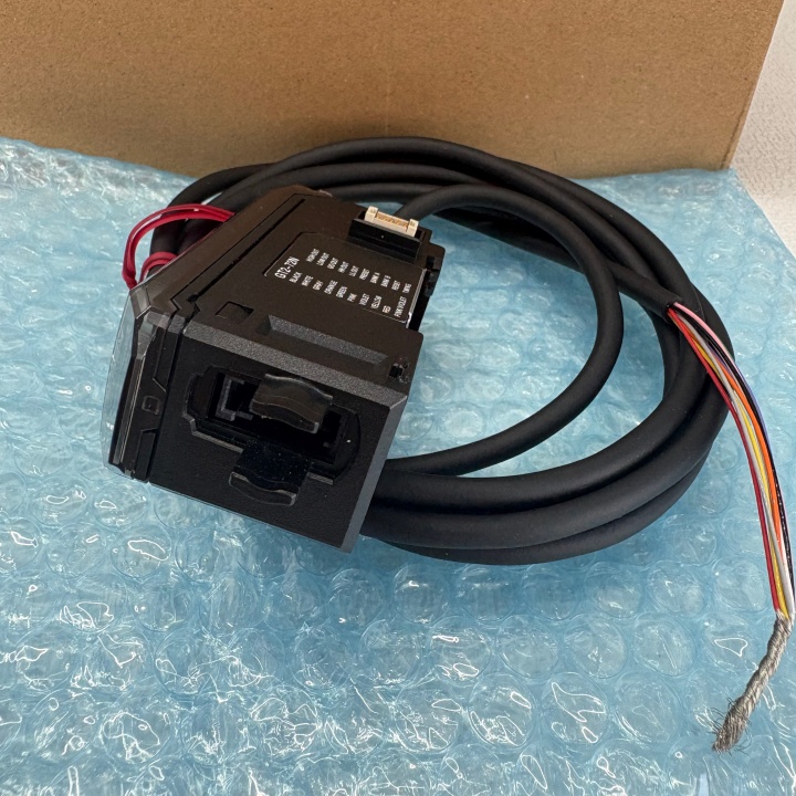 Keyence GT2-72N Laser Sensor - Image 6