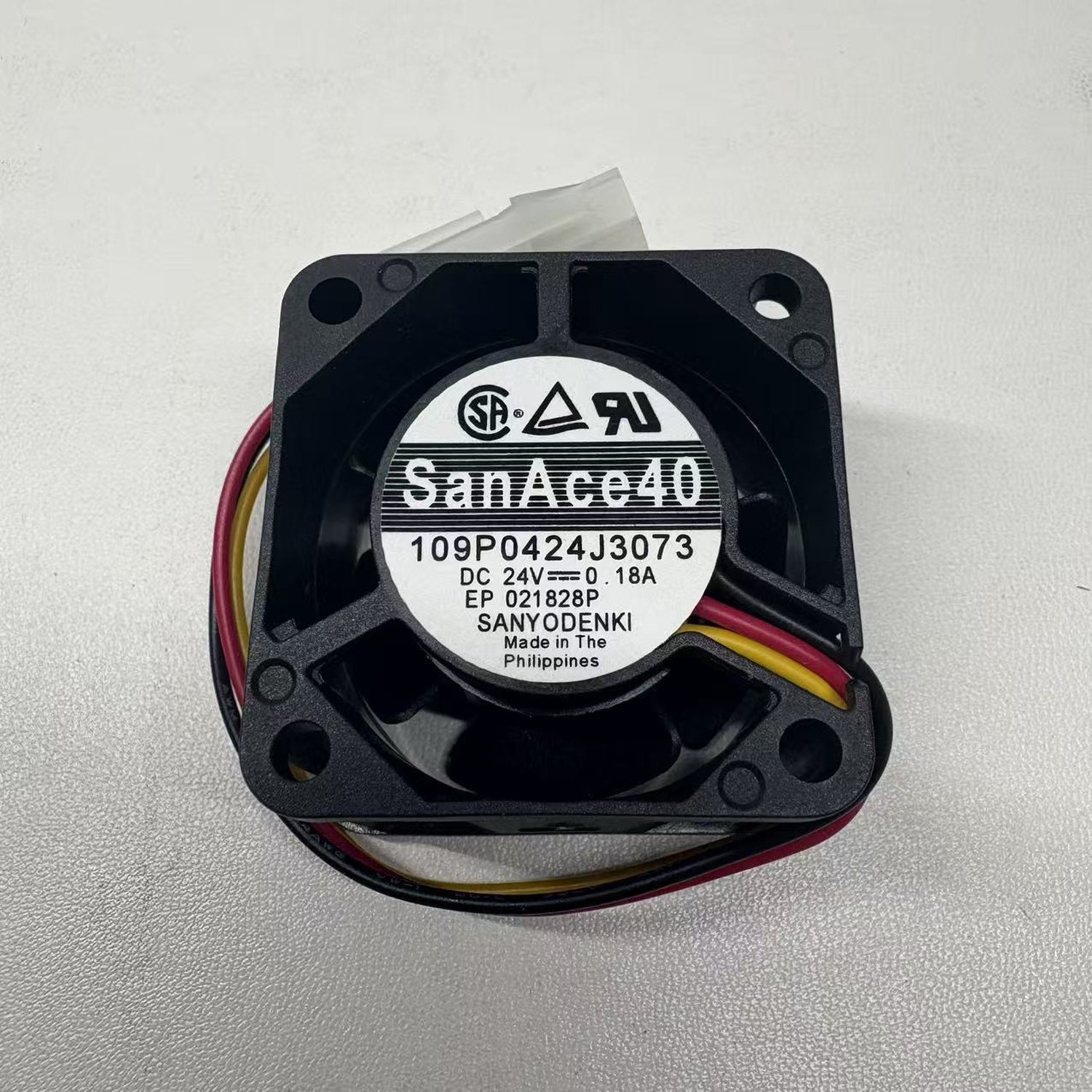 Sanyo Denki 109P0424J3073 DC24V 0.18A 3-Wire DC Cooling Fan (San Ace 40 Series)