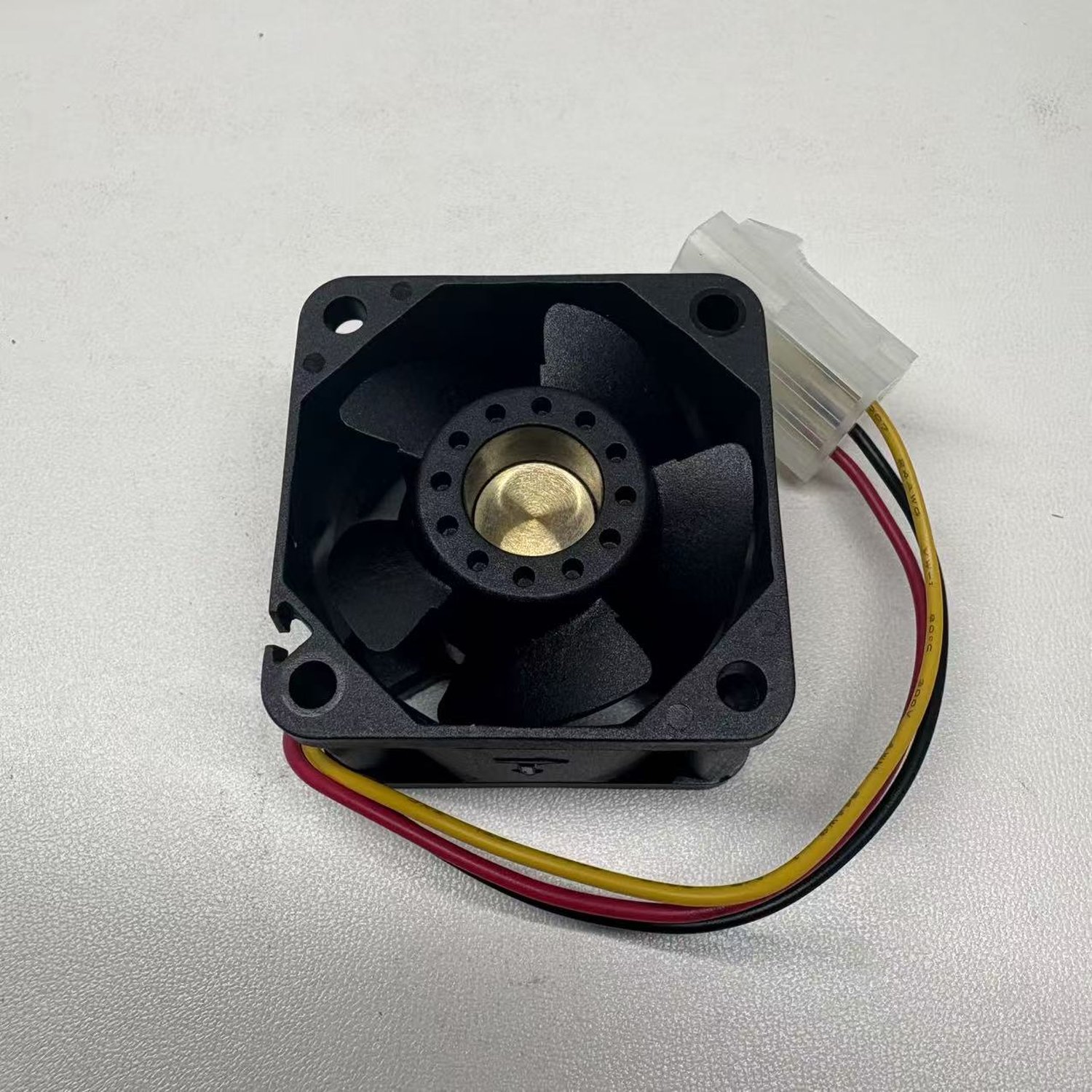 Sanyo Denki 109P0424J3073 DC24V 0.18A 3-Wire DC Cooling Fan (San Ace 40 Series) - Image 2