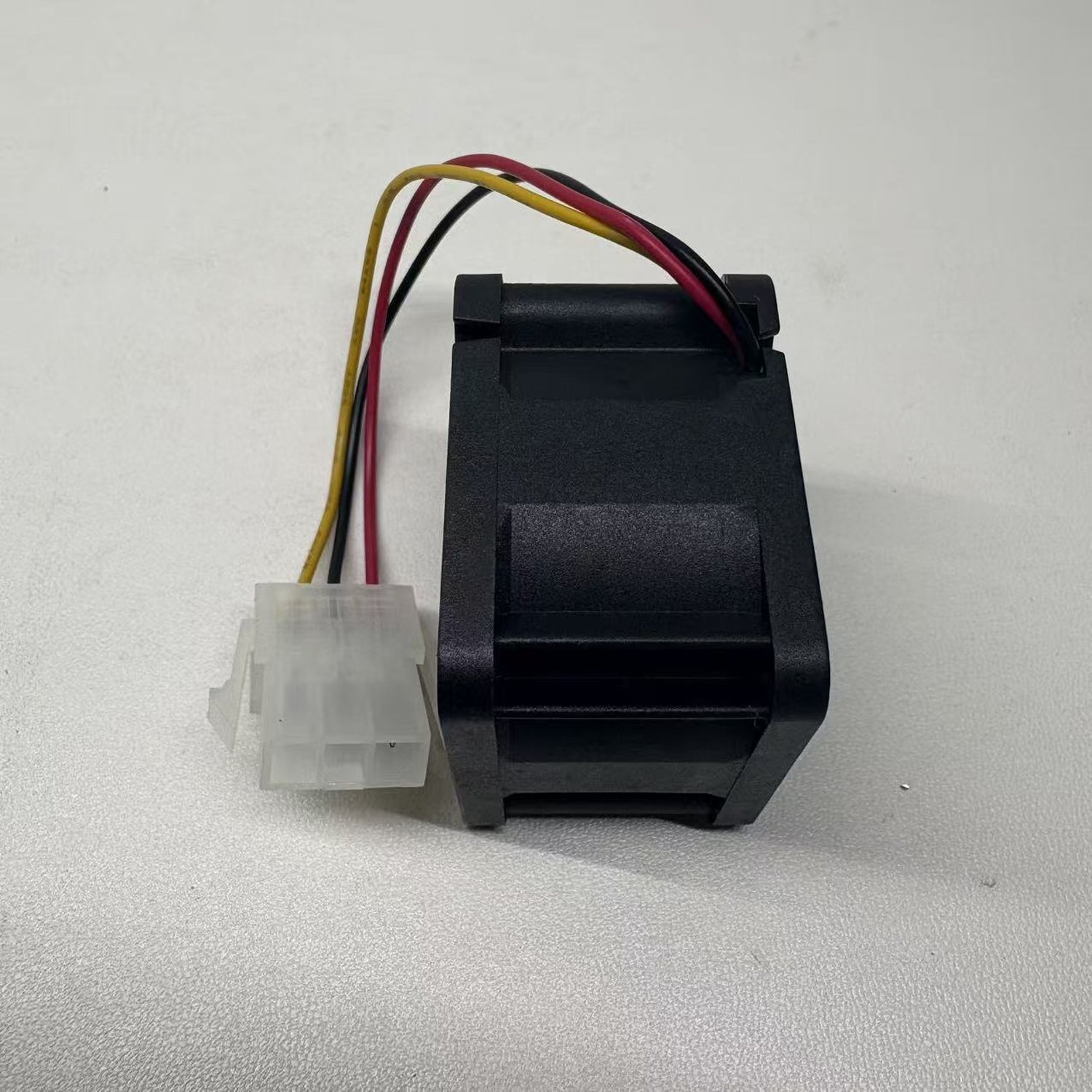 Sanyo Denki 109P0424J3073 DC24V 0.18A 3-Wire DC Cooling Fan (San Ace 40 Series) - Image 4