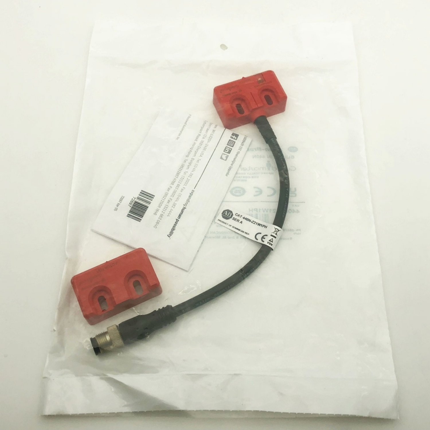 ALLEN-BRADLEY 440N-Z21W1PH Safety Interlock Switch (Guardmaster) - Image 2
