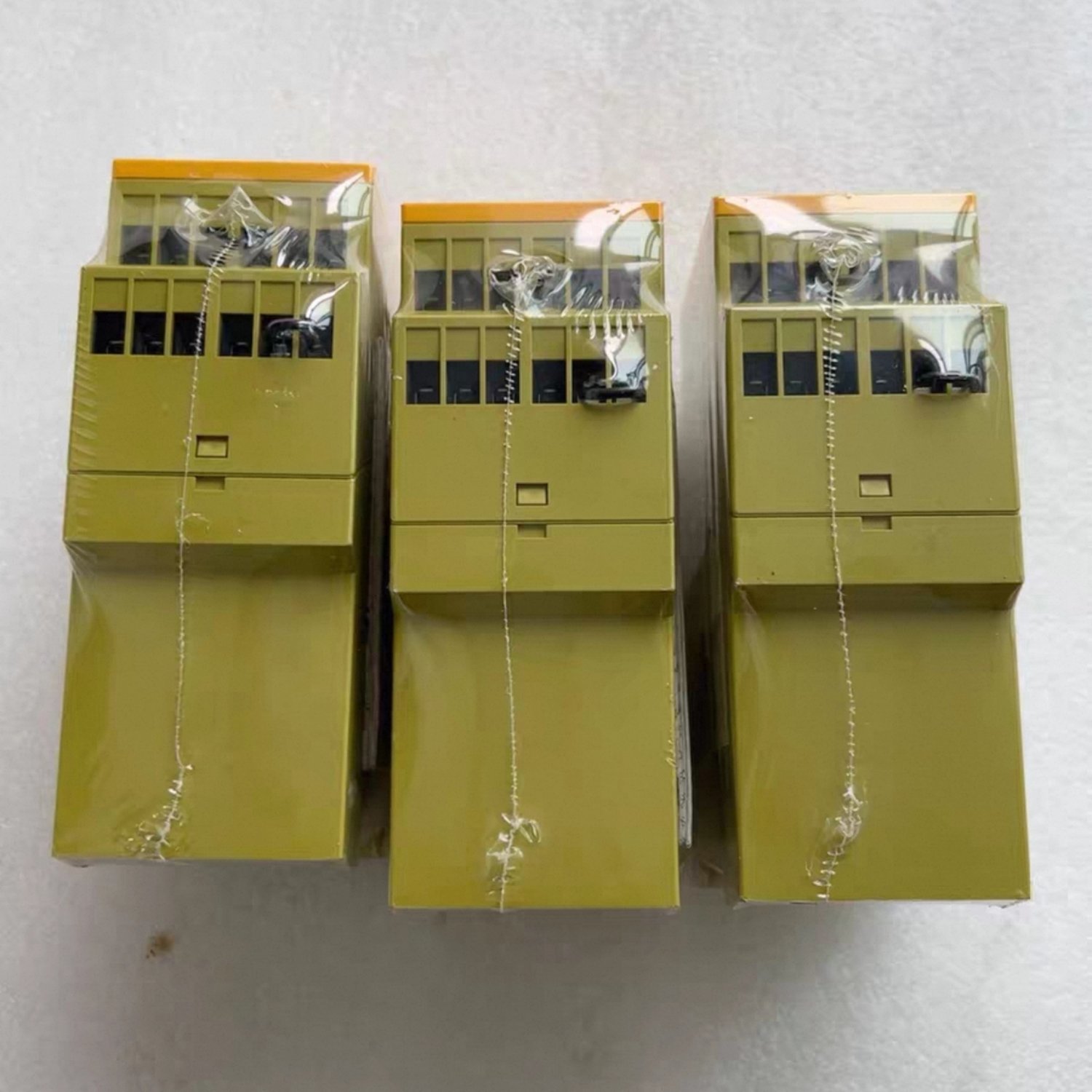 PILZ 774066 Safety Relay (PNOZ 16) - Image 3