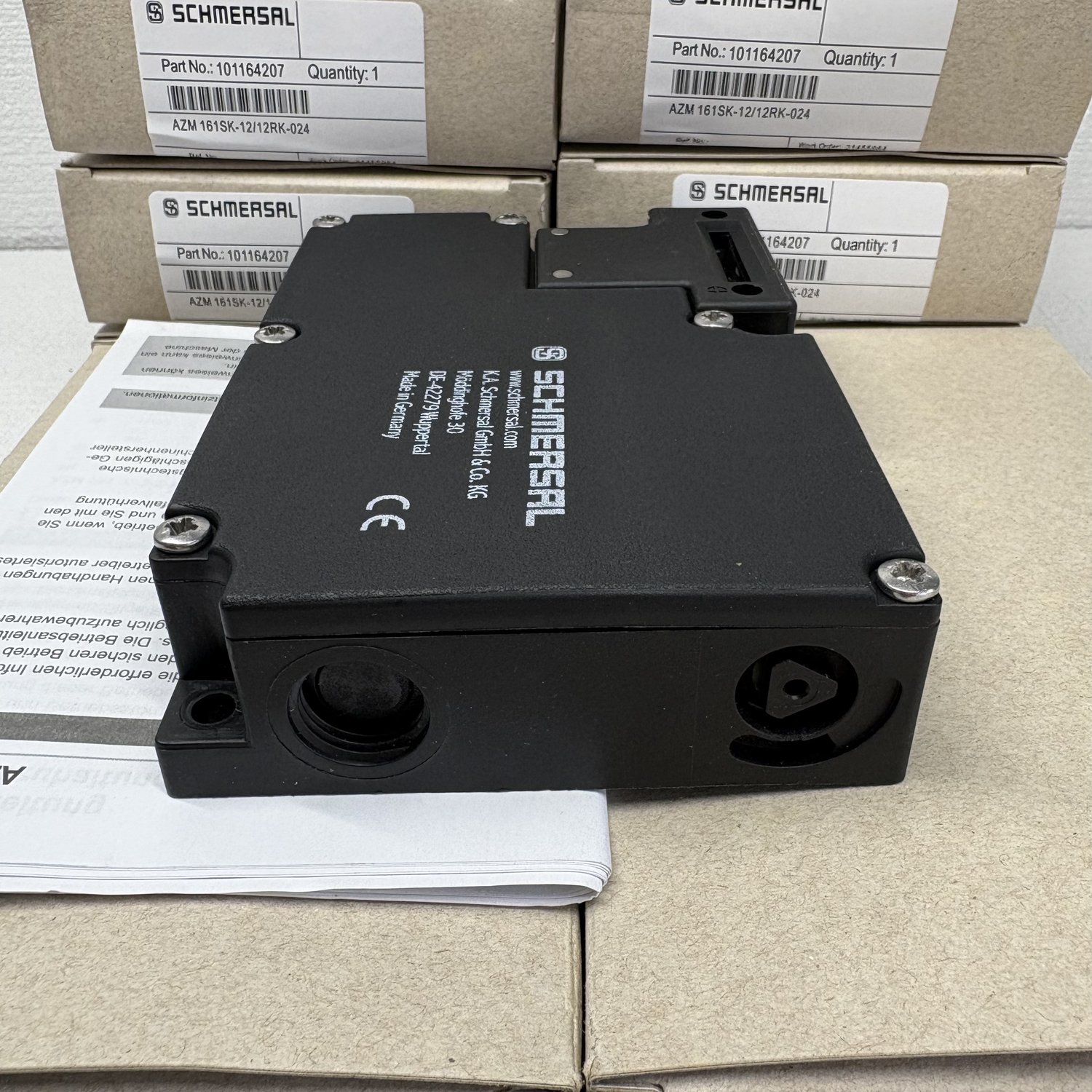 Schmersal AZM 161SK-12/12RK-024 Solenoid Safety Interlock Switch (AZM 161 Series) - Image 12