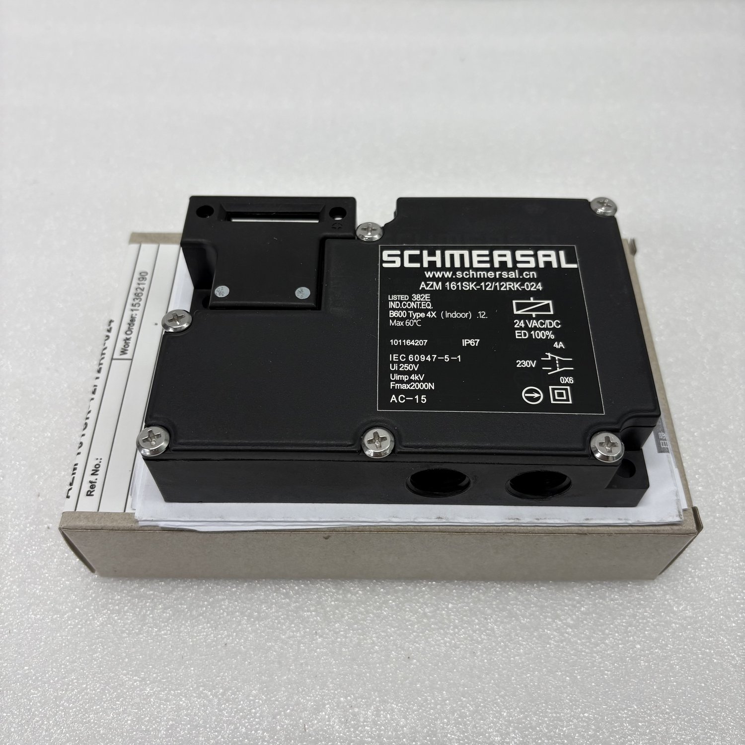 Schmersal AZM 161SK-12/12RK-024 Solenoid Safety Interlock Switch (AZM 161 Series) - Image 2
