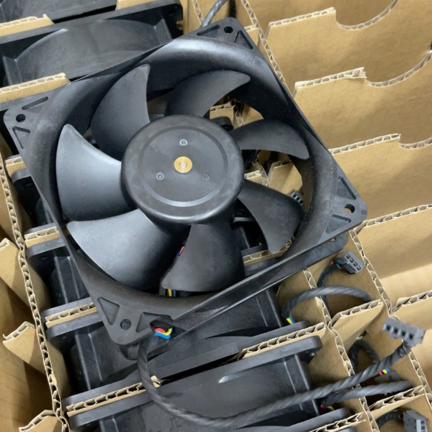 NIDEC B35502-35DEL7 Axial Server Cooling Fan (TA450DC Series) - Image 2