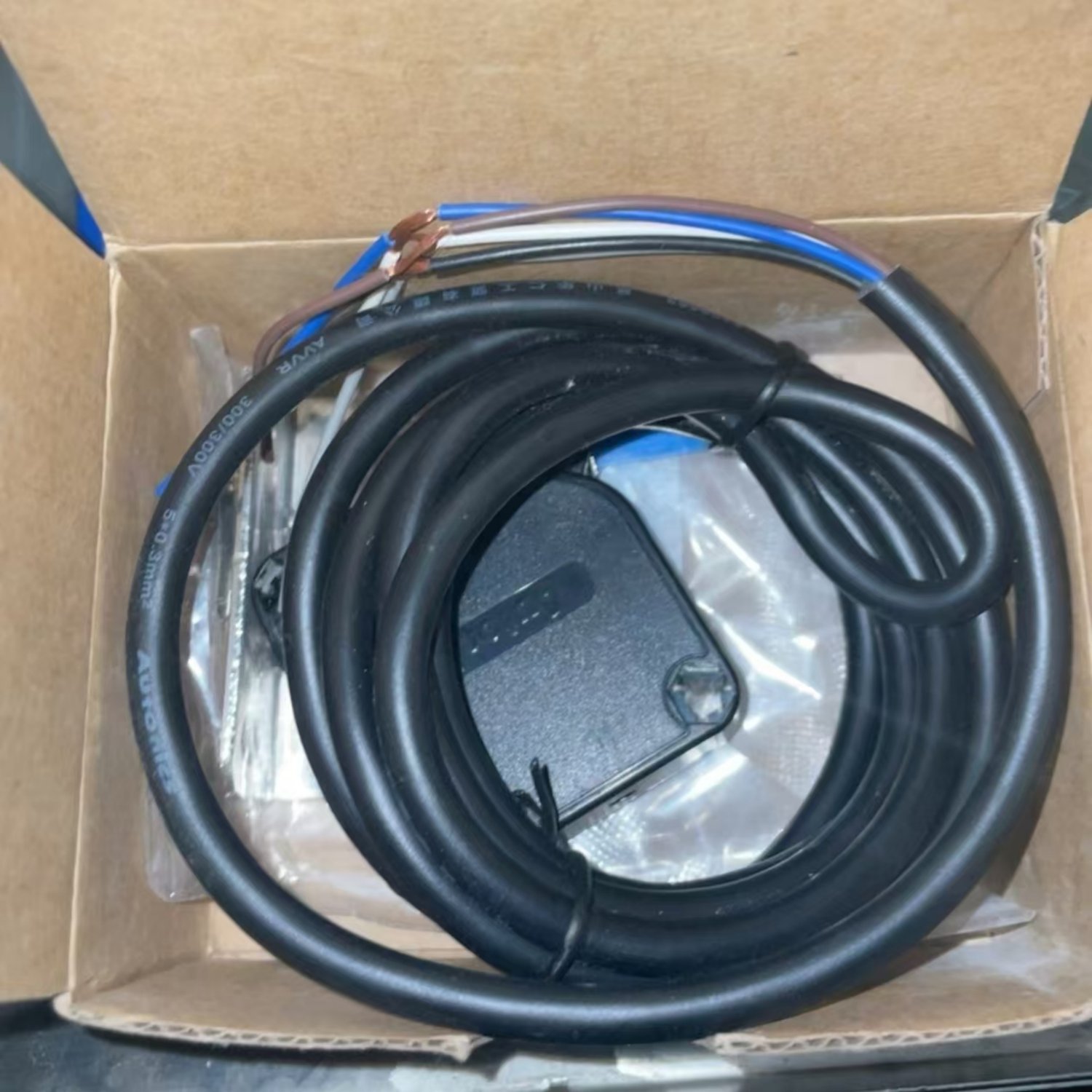 BEN300-DFR AUTONICS Diffuse Reflective Photoelectric Sensor - Image 3