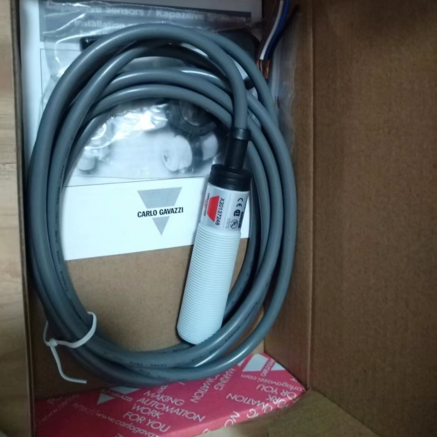 CARLO GAVAZZI CA18CLF08PA Capacitive Proximity Sensor (CA18 Series) - Image 2