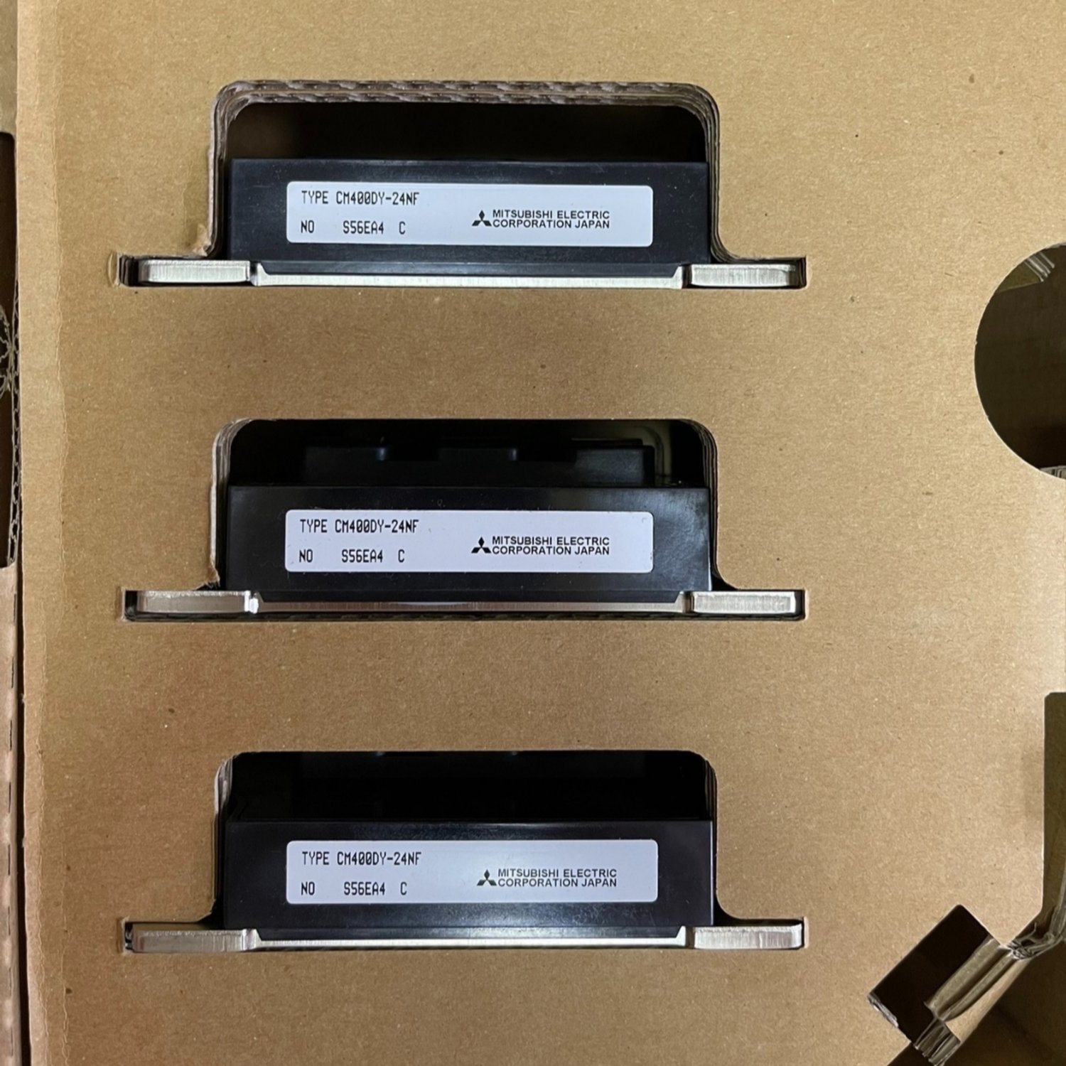 MITSUBISHI CM400DY-24NF IGBT Module (CM400) - Image 3