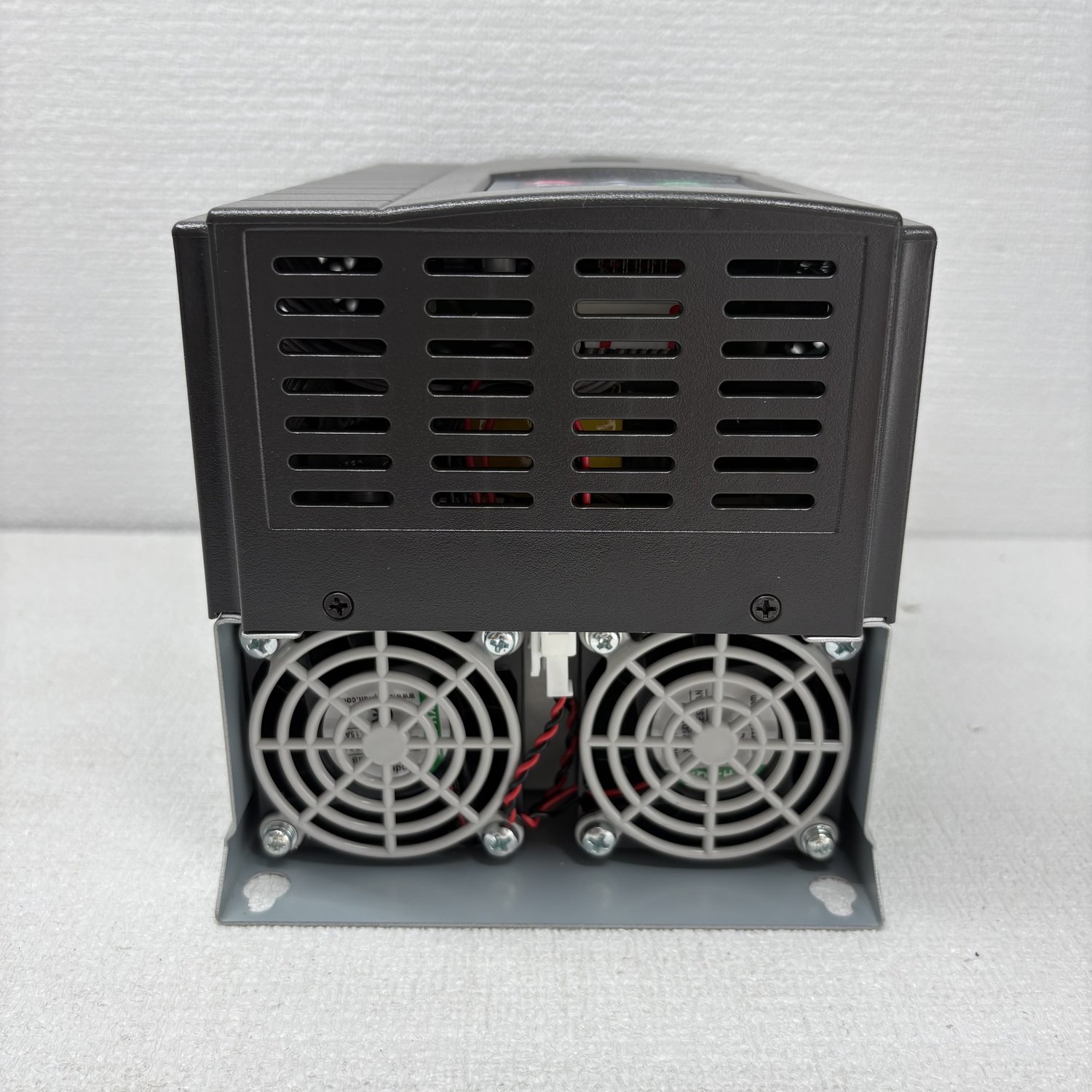 E2000-0075T3 EURA Variable Frequency Drive - Image 4