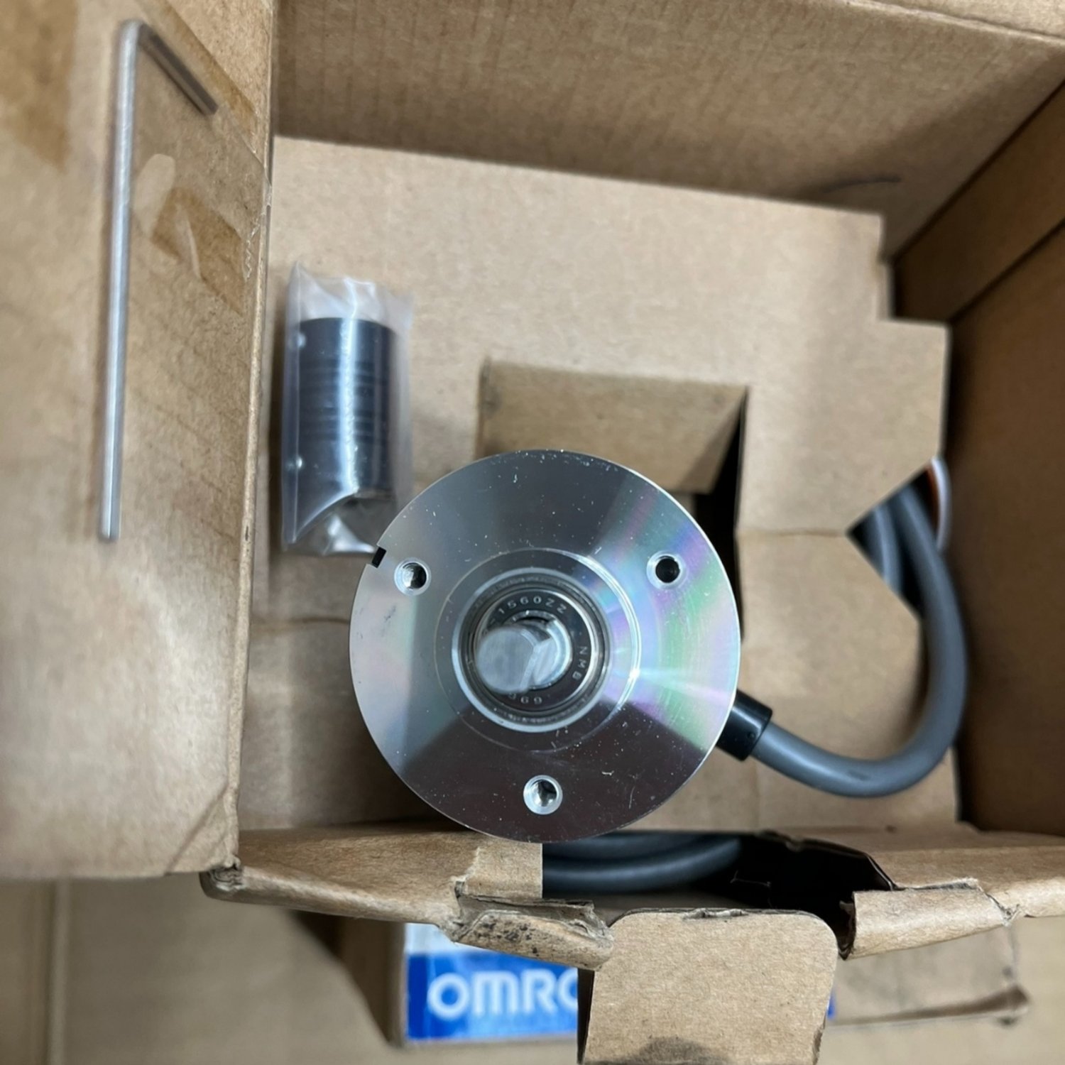 OMRON E6B2-CWZ1X 2000P R Rotary Encoder (E6B2) - Image 4