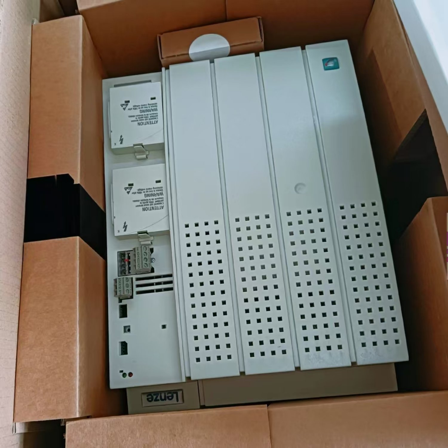 E82EV303K4B241 Inverter For LENZE