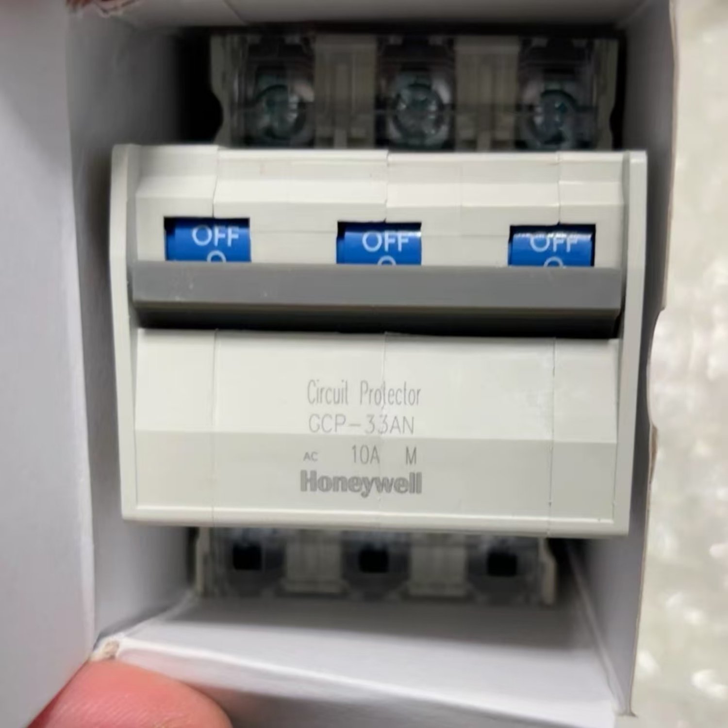 HONEYWELL GCP-33AN 10A Electromagnetic Circuit Protector (GCP Series) - Image 2