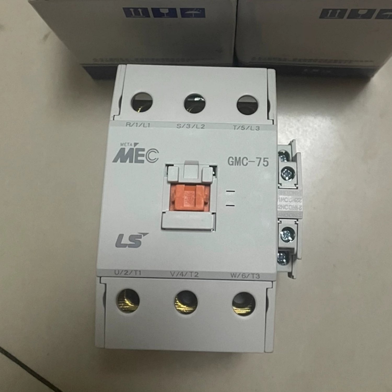 LS GMC-75 AC110V AC Contactor (GMC Series)