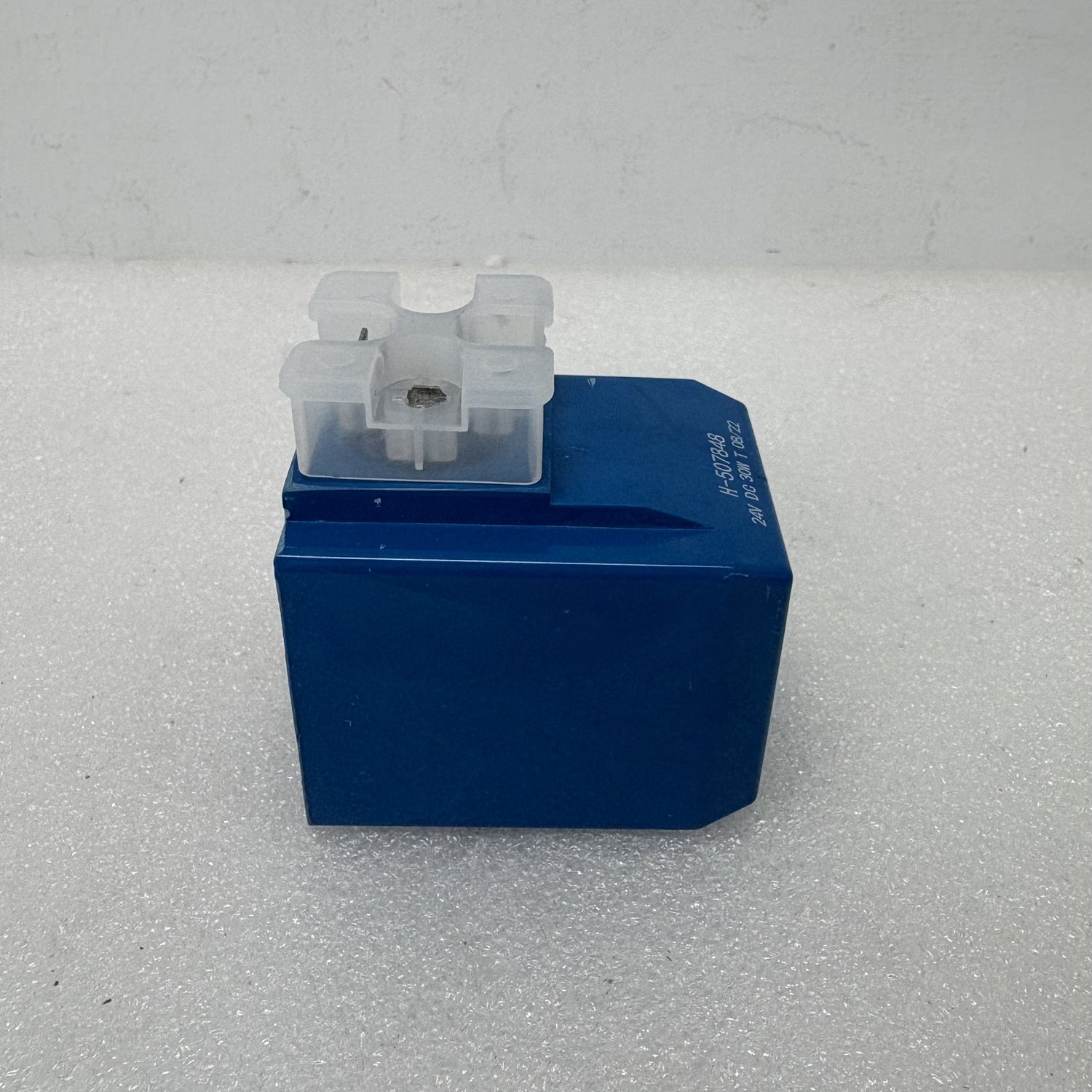 Vickers H-507848 DC24V Solenoid Valve Coil (DG4V Series) - Image 9