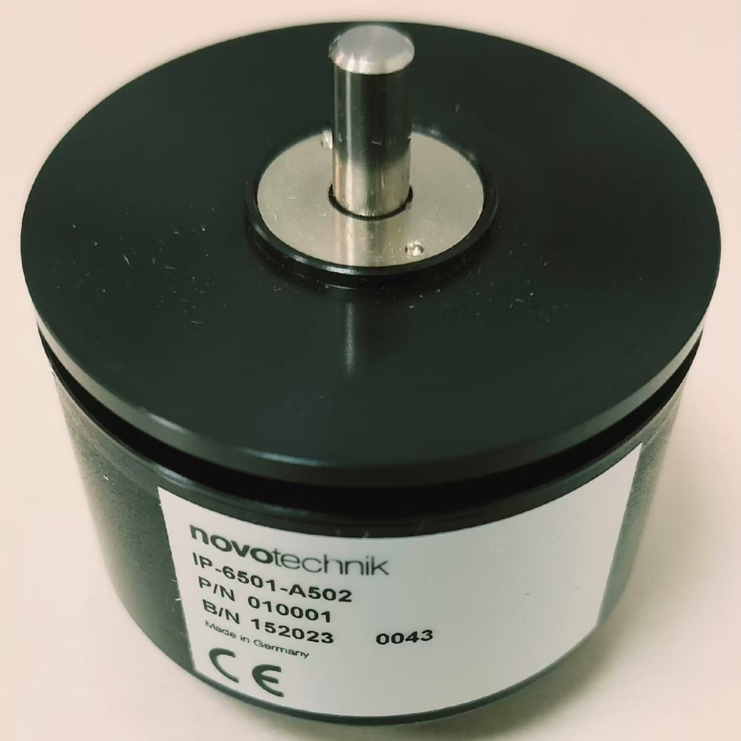 NOVOTECHNIK IP-6501-A502 Angular Position Transducer (IP Series) - Image 2