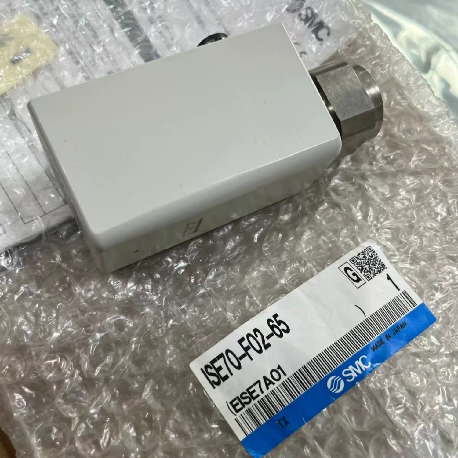 SMC ISE70-F02-65 Digital Pressure Switch (ISE70) - Image 4