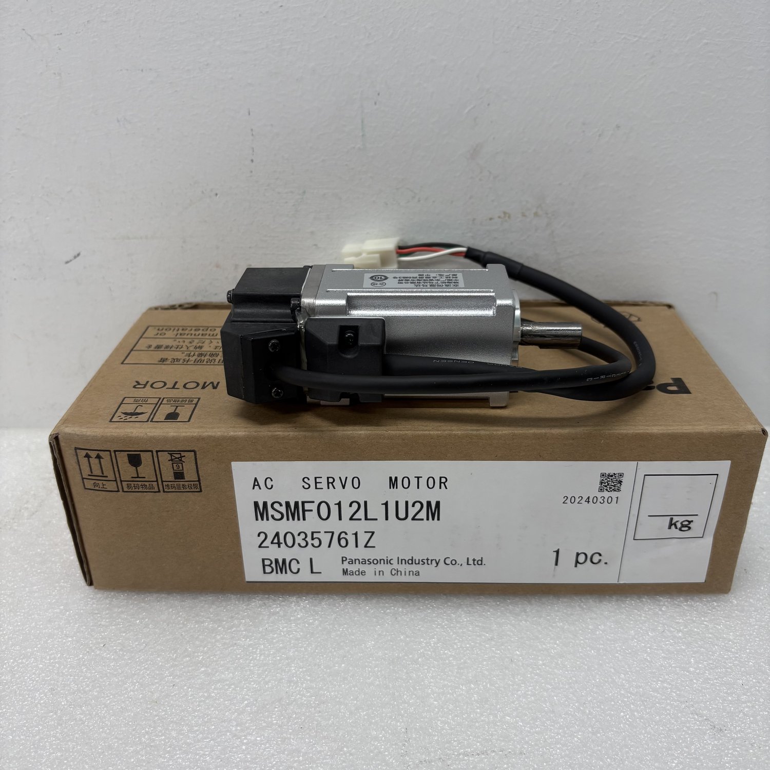 Panasonic MSMF012L1U2M AC Servo Motor (MINAS A6 Series) - Image 4