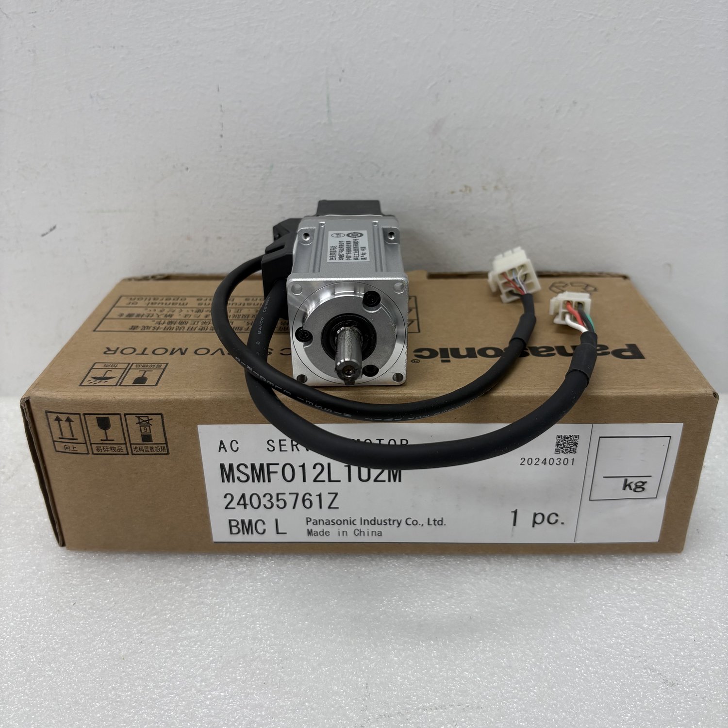 Panasonic MSMF012L1U2M AC Servo Motor (MINAS A6 Series) - Image 5