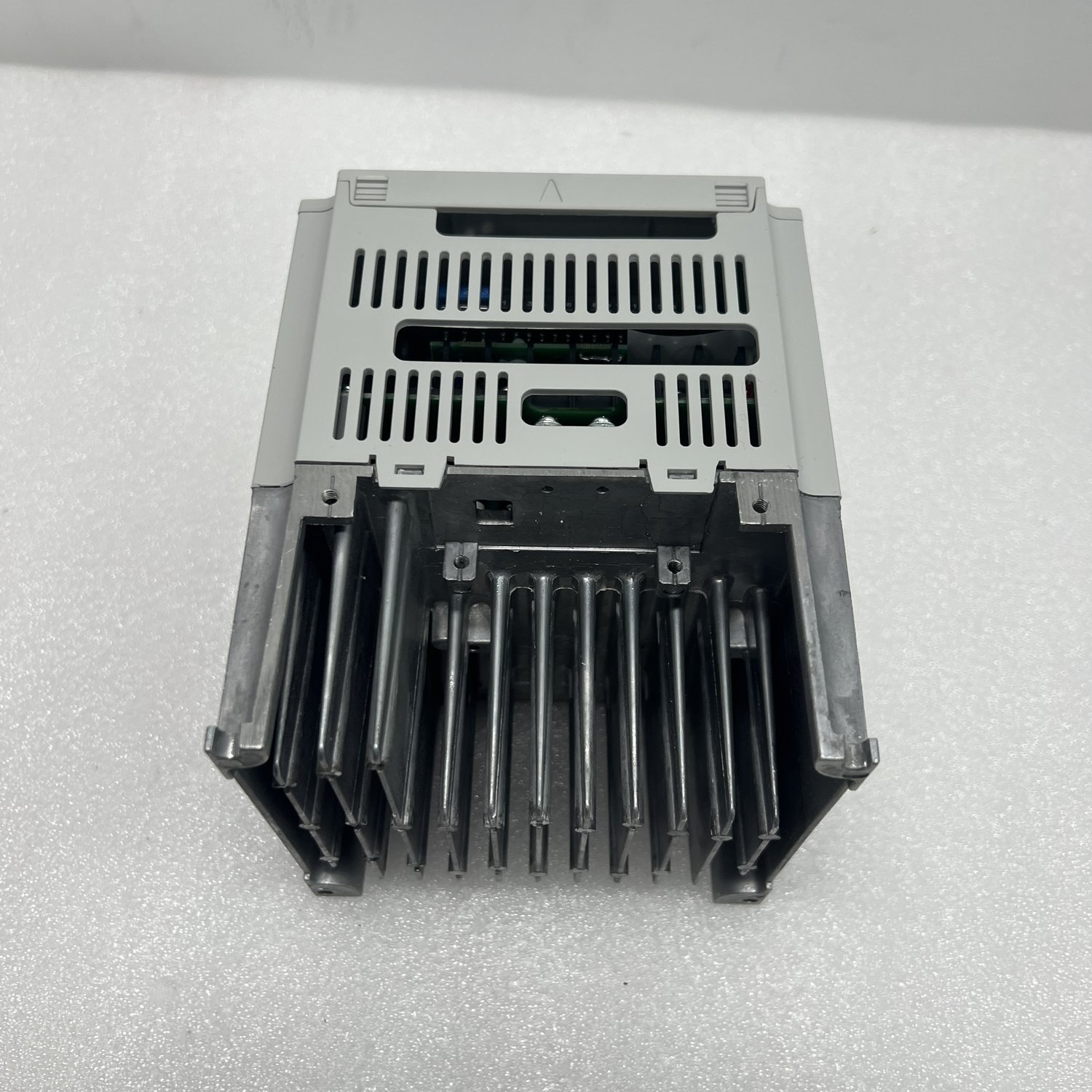 LS SV008IG5-4 Variable Frequency Drive (Starvert iG5) - Image 3