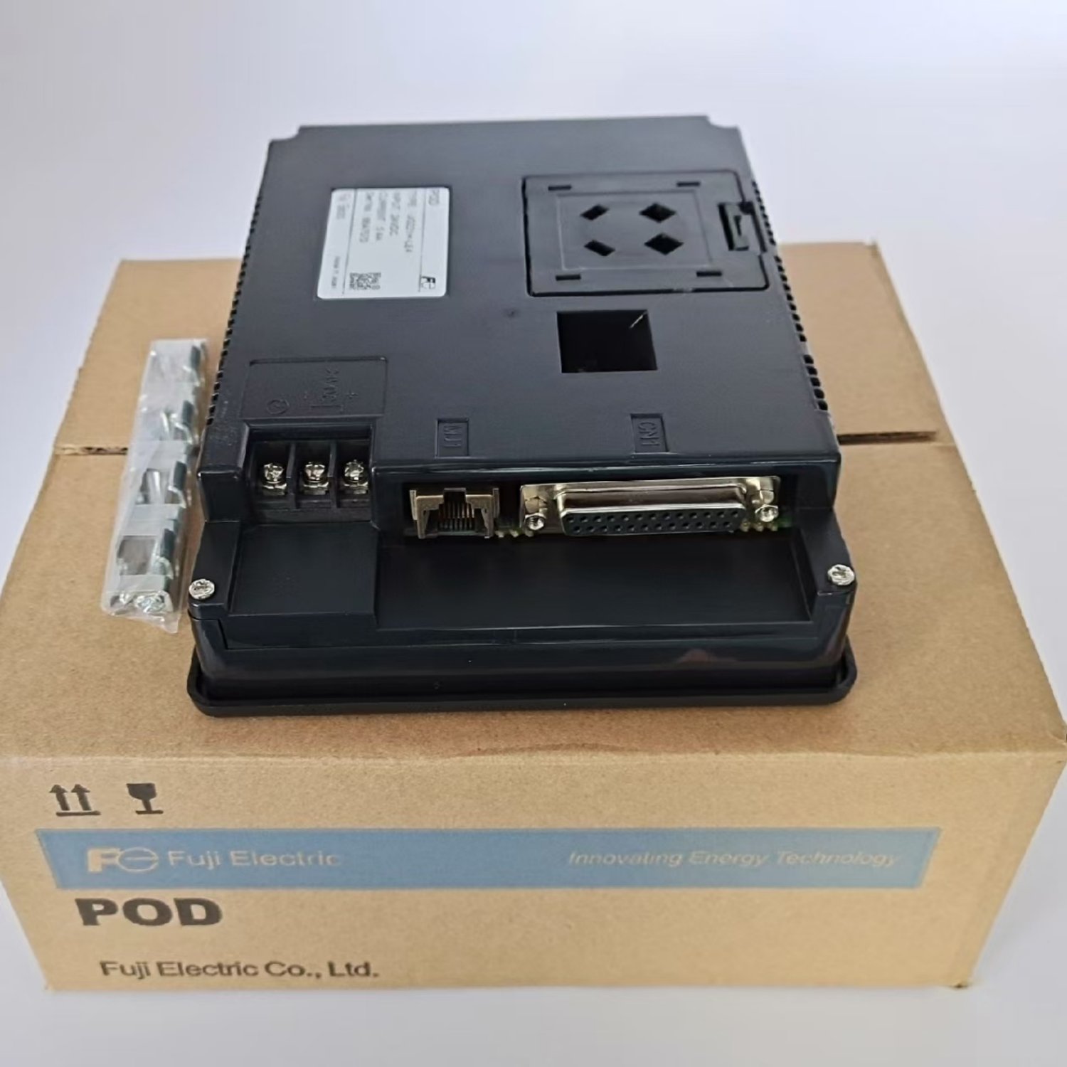 FUJI UG221H-LE4 Programmable Operation Display (UG Series) - Image 4