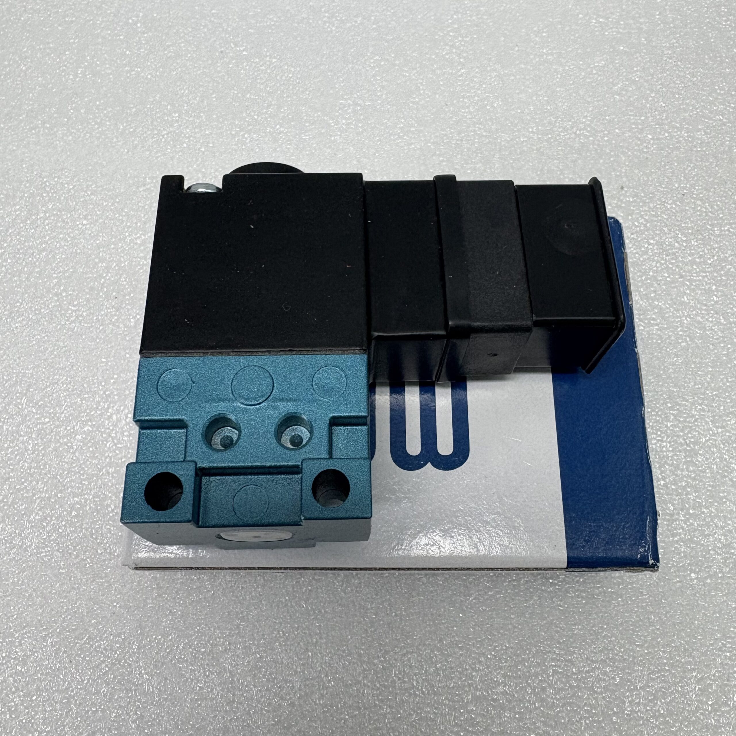 MAC 111B-511JM Pneumatic Solenoid Valve - Image 4