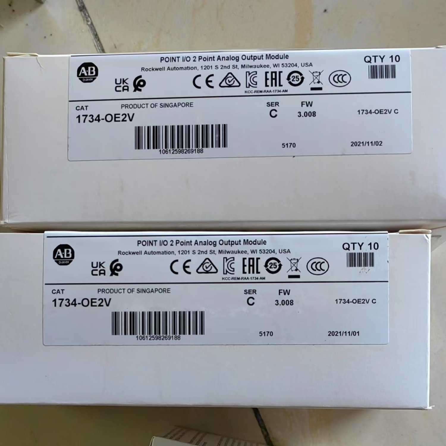 Allen-Bradley 1734-OE2V Analog Output Module - Image 4