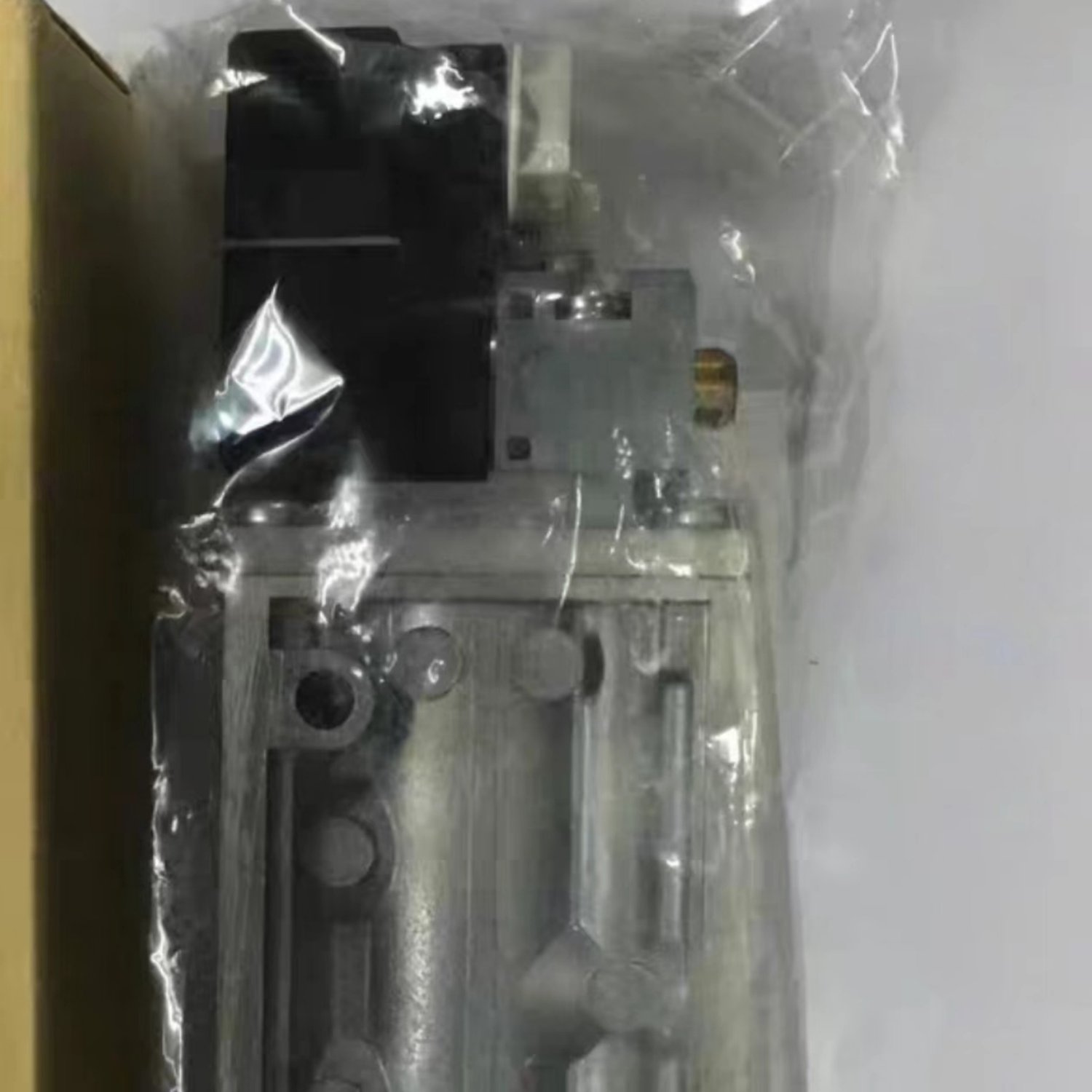 4F110-08 AC110V AIRTAC Pilot Solenoid Valve - Image 2