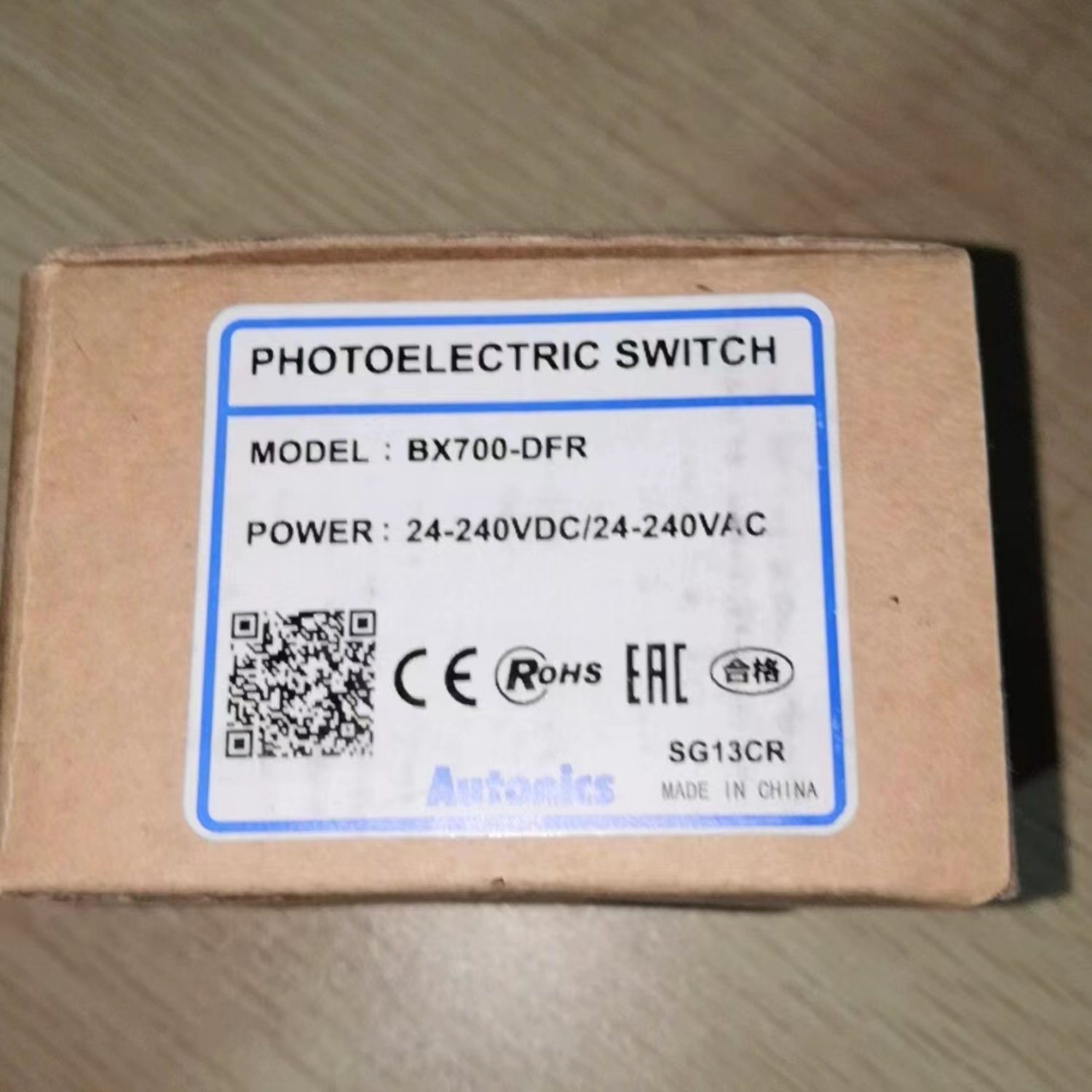 Autonics BX700-DFR Universal AC/DC Photoelectric Sensor - Image 2