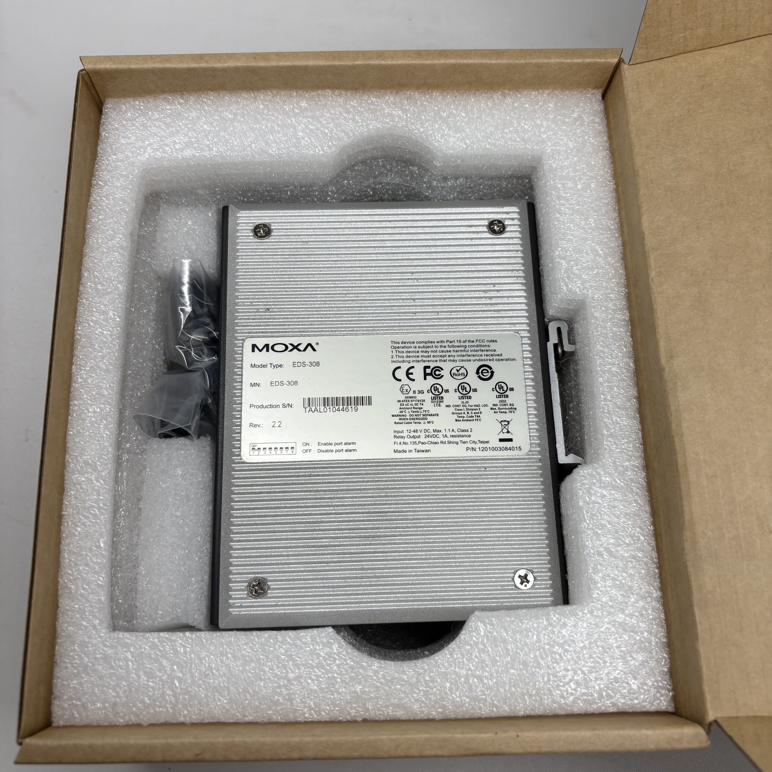 MOXA EDS-308 Industrial Ethernet Switch - Image 2