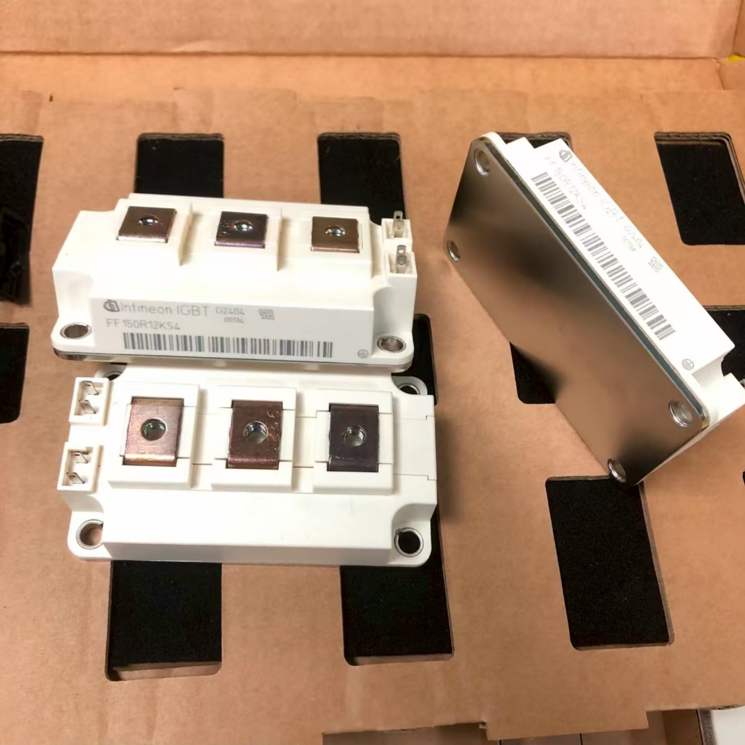 INFINEON FF150R12KS4 IGBT Power Module - Image 2