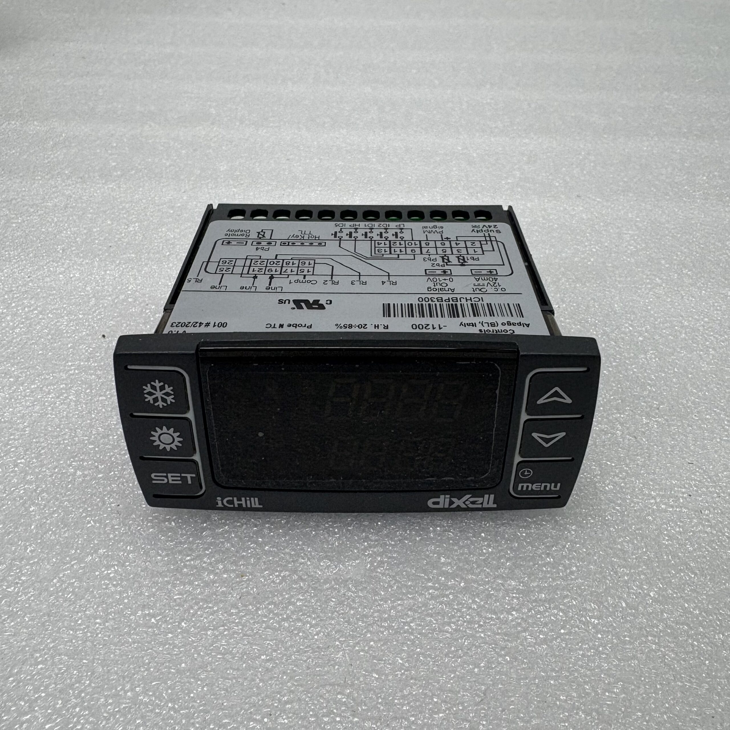 EMERSON IC121CX-11200 Temperature Controller