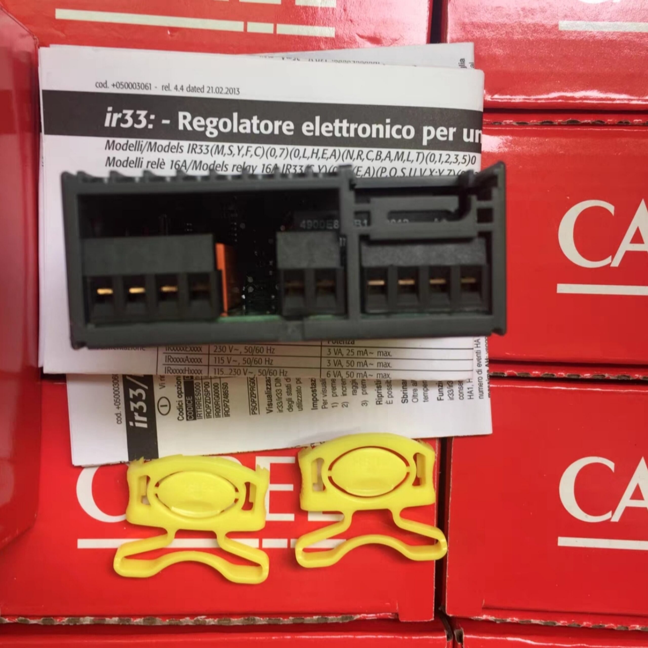 CAREL IR33S0ER00 Temperature Controller - Image 3