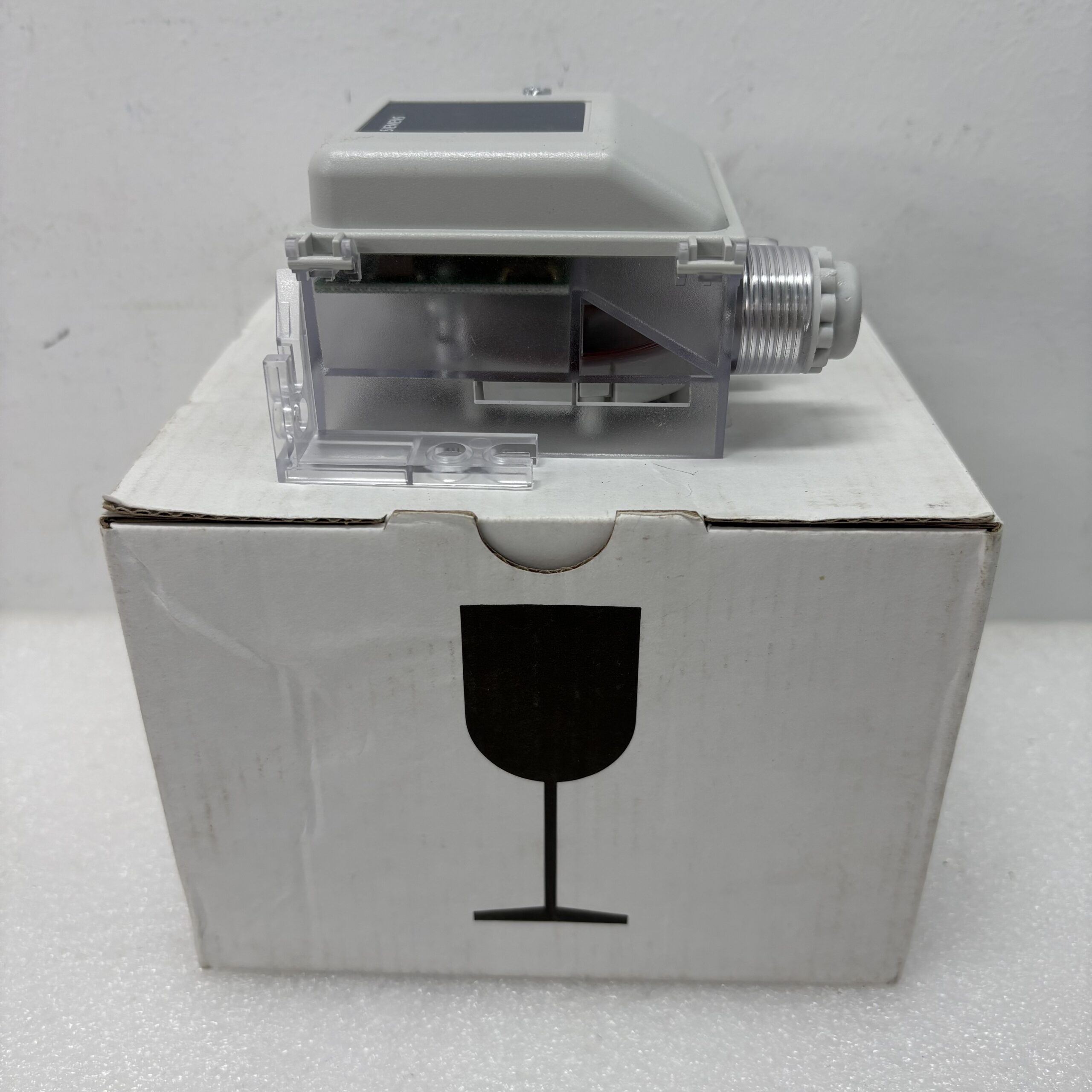 SIEMENS QBM2030-1U Differential Pressure Sensor - Image 5