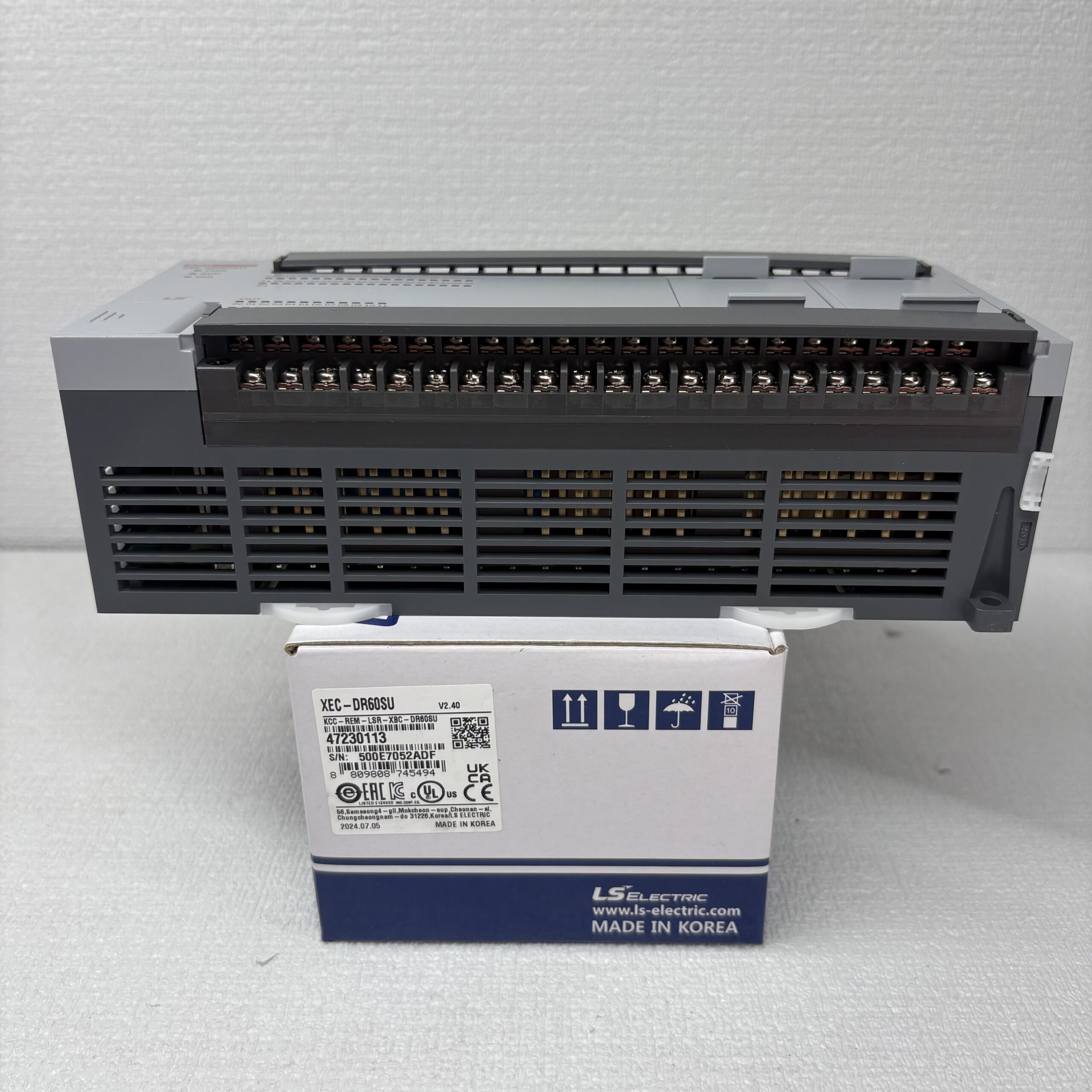 LS XEC-DR60SU Programmable Logic Controller - Image 4