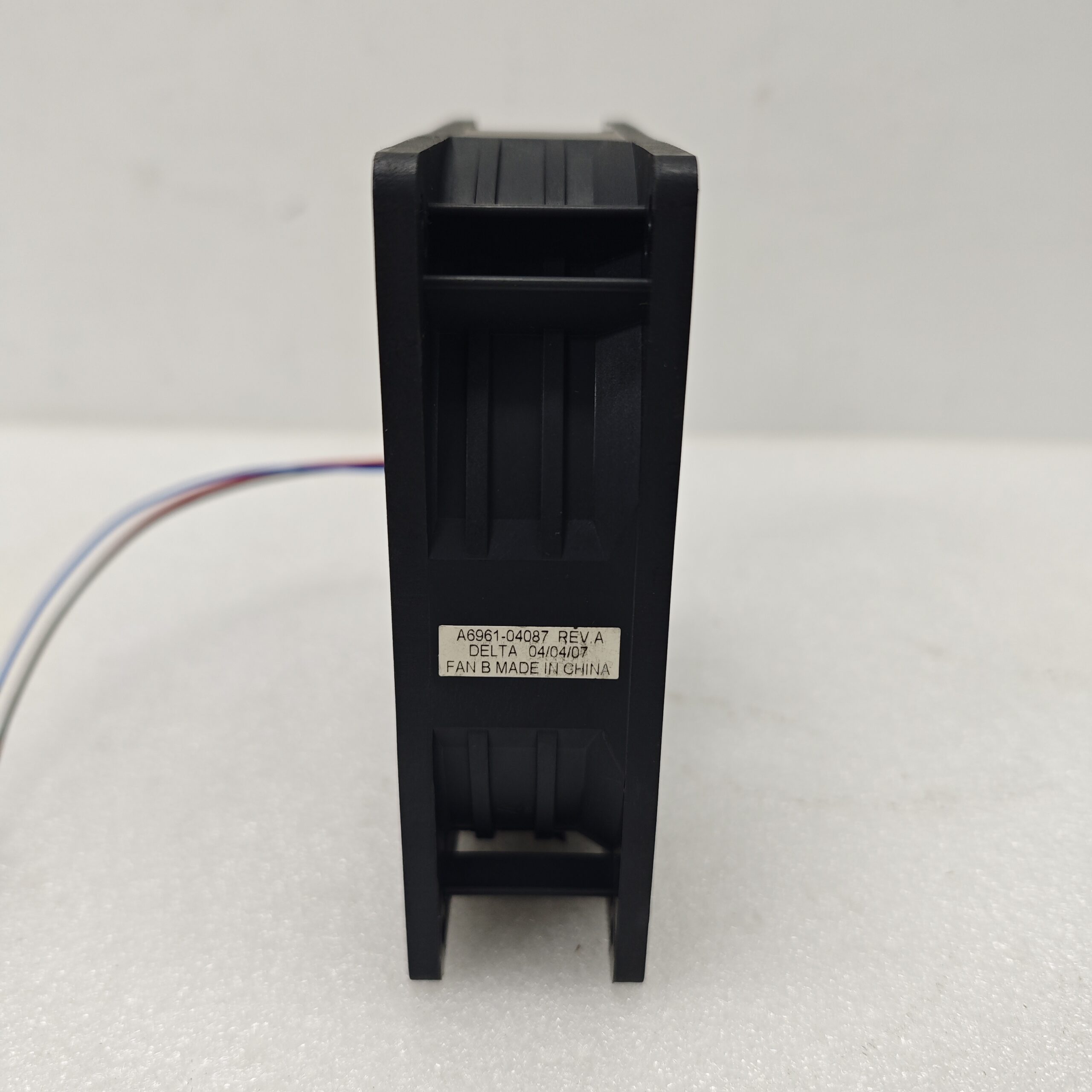 Delta EFB1324SHE-5H71 DC Axial Cooling Fan – product view 4