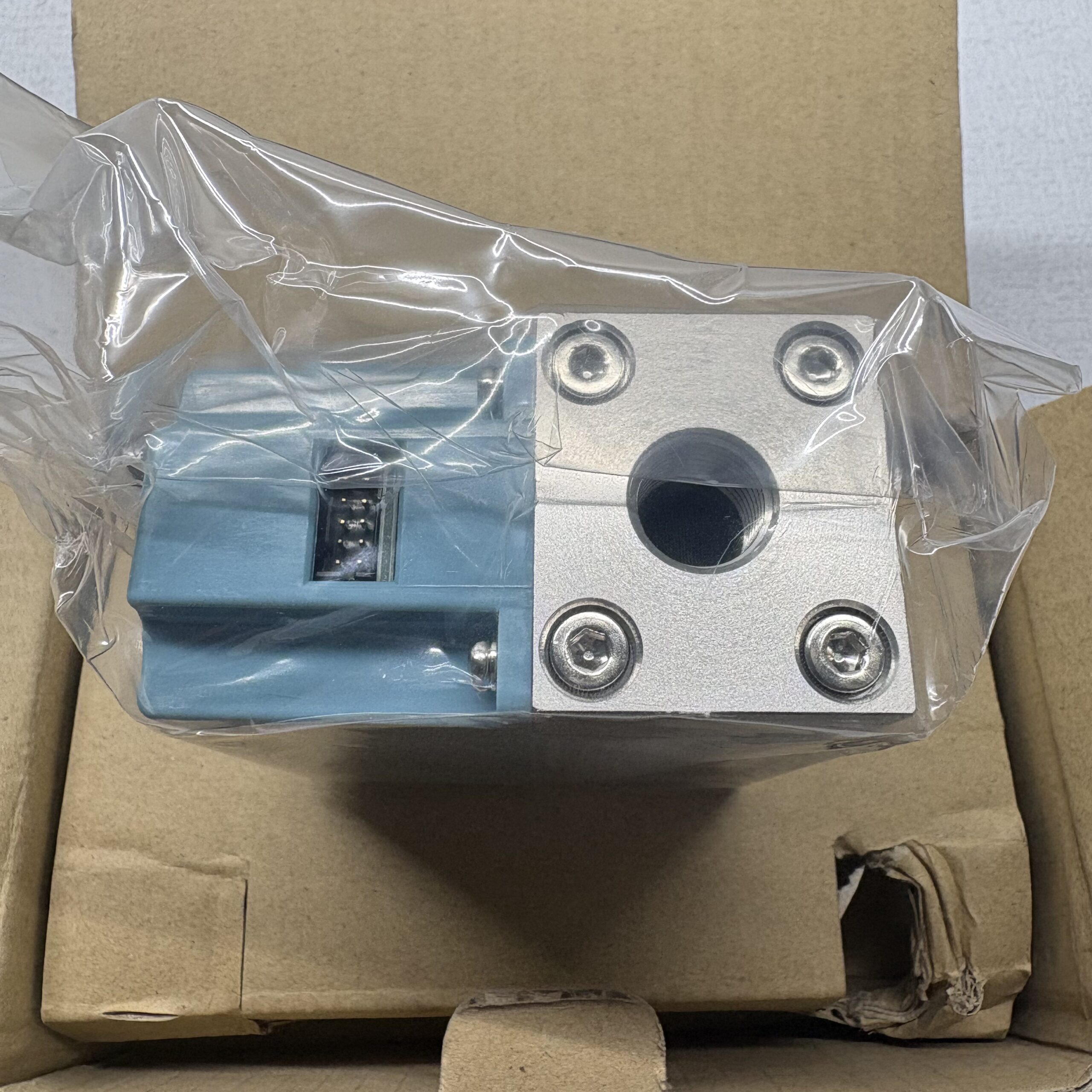 Azbil CMS0050BSRN200100 Gas Mass Flow Meter – product view 7