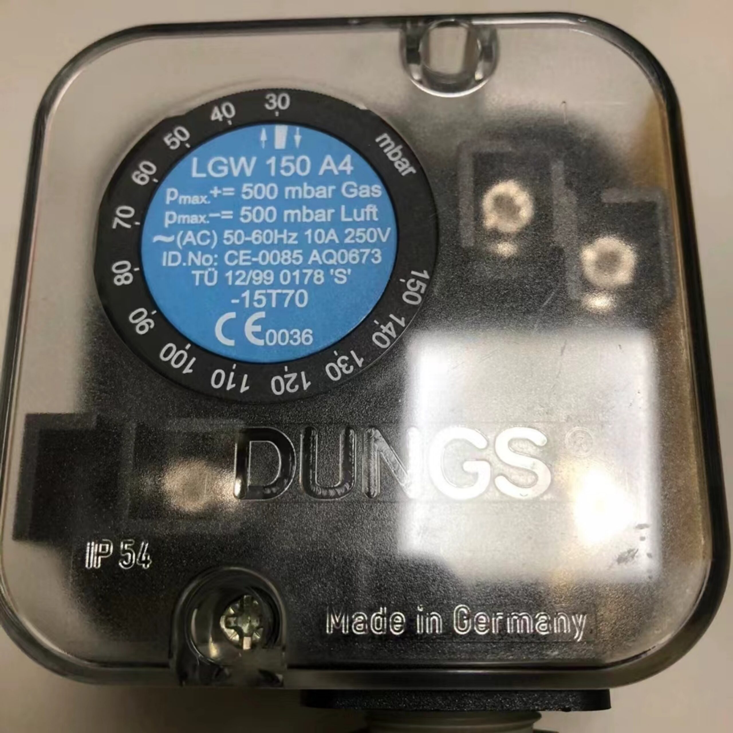 DUNGS LGW 150 A4 Differential Pressure Switch – product view 1