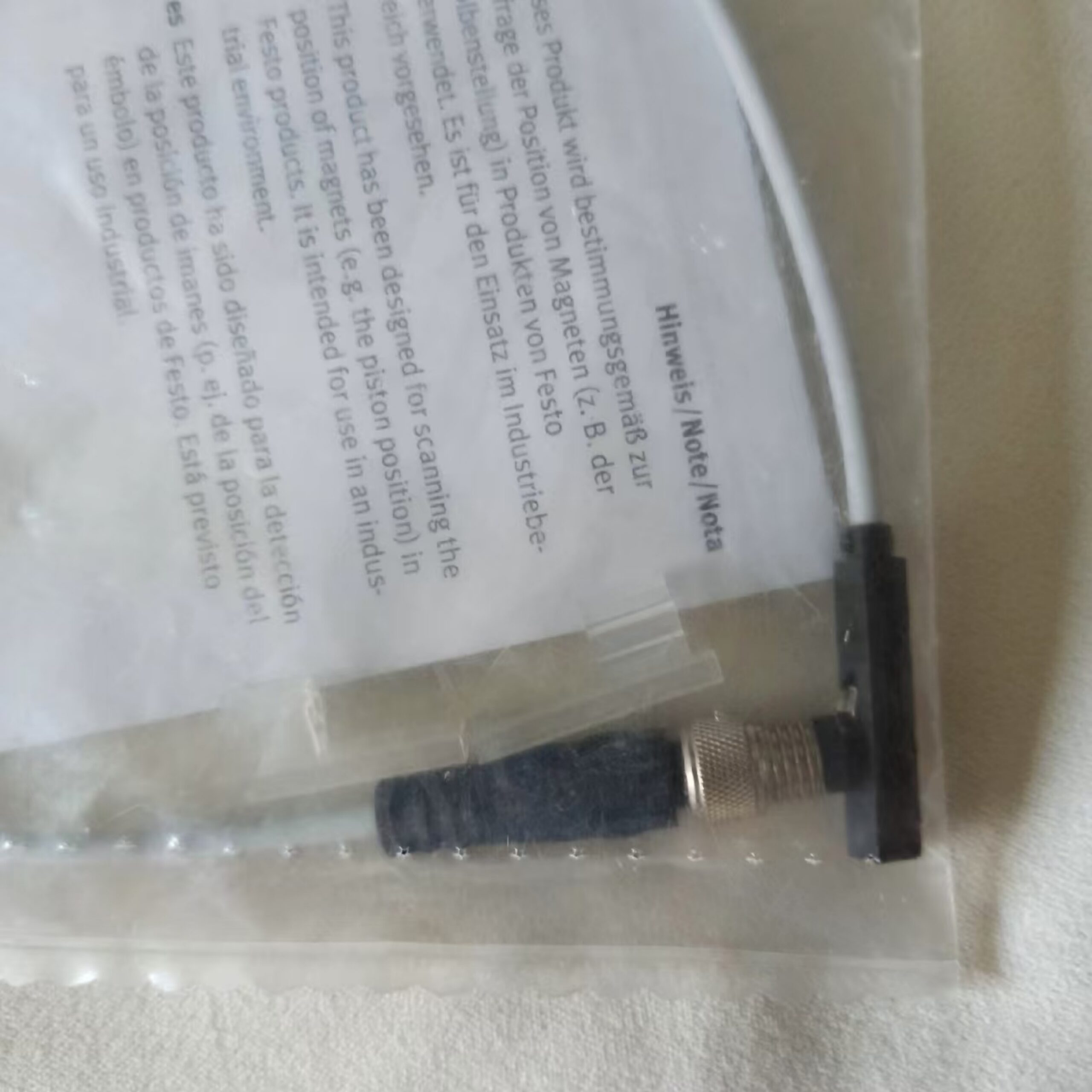 Festo SMT-8M-A-PS-24V-E-0,3-M8D 574334 Magneto-resistive Cylinder Sensor – product view 2